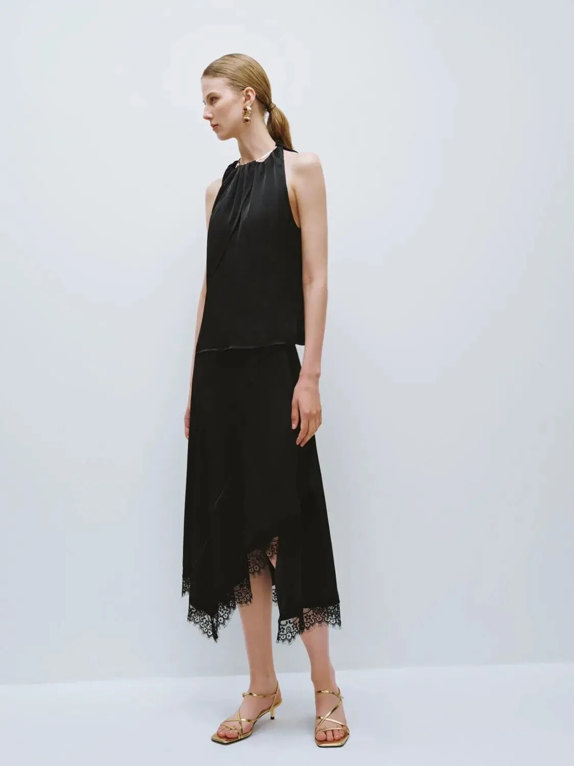 9080-irregular-lace-hem-a-line-skirts-7.webp Irregular Lace Hem A-Line Skirts