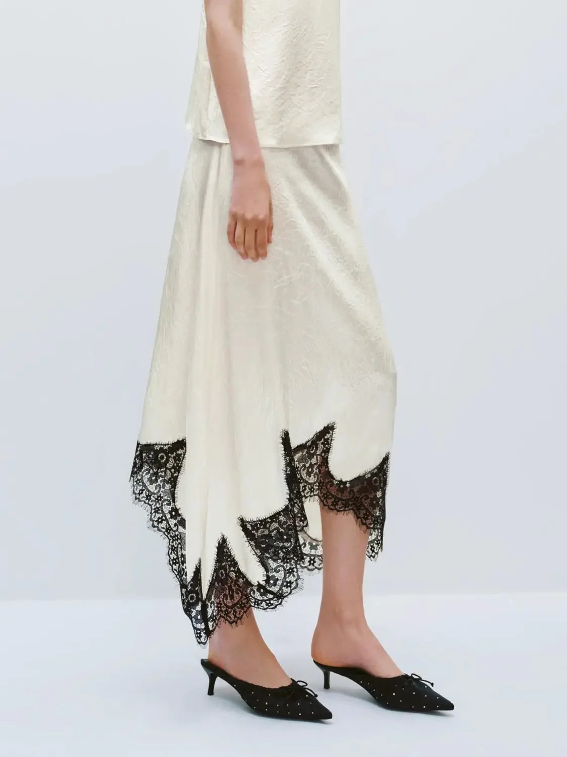 9086-irregular-lace-hem-a-line-skirts-3.webp Irregular Lace Hem A-Line Skirts