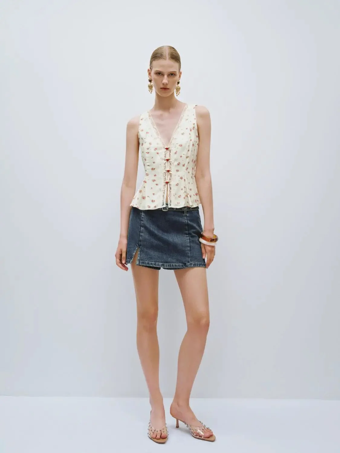 9092-lace-decor-floral-vests-4.webp Lace Décor Floral Vests