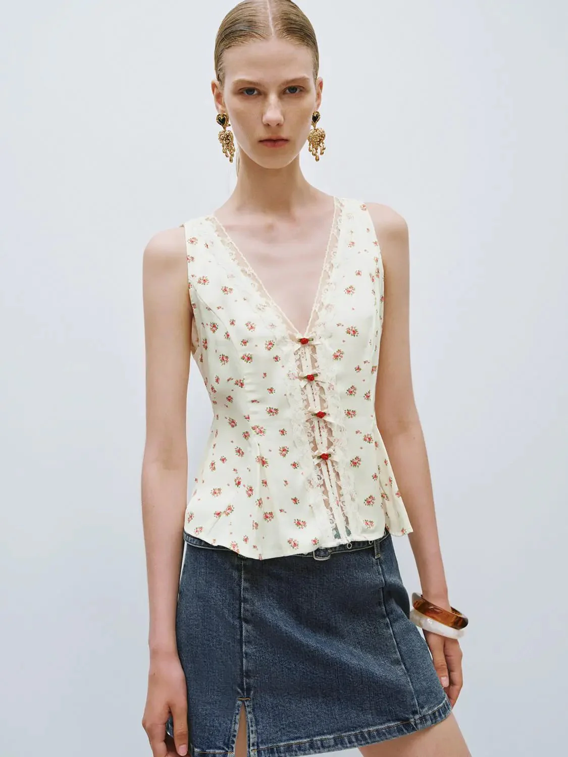 9092-lace-decor-floral-vests-8.webp Lace Décor Floral Vests