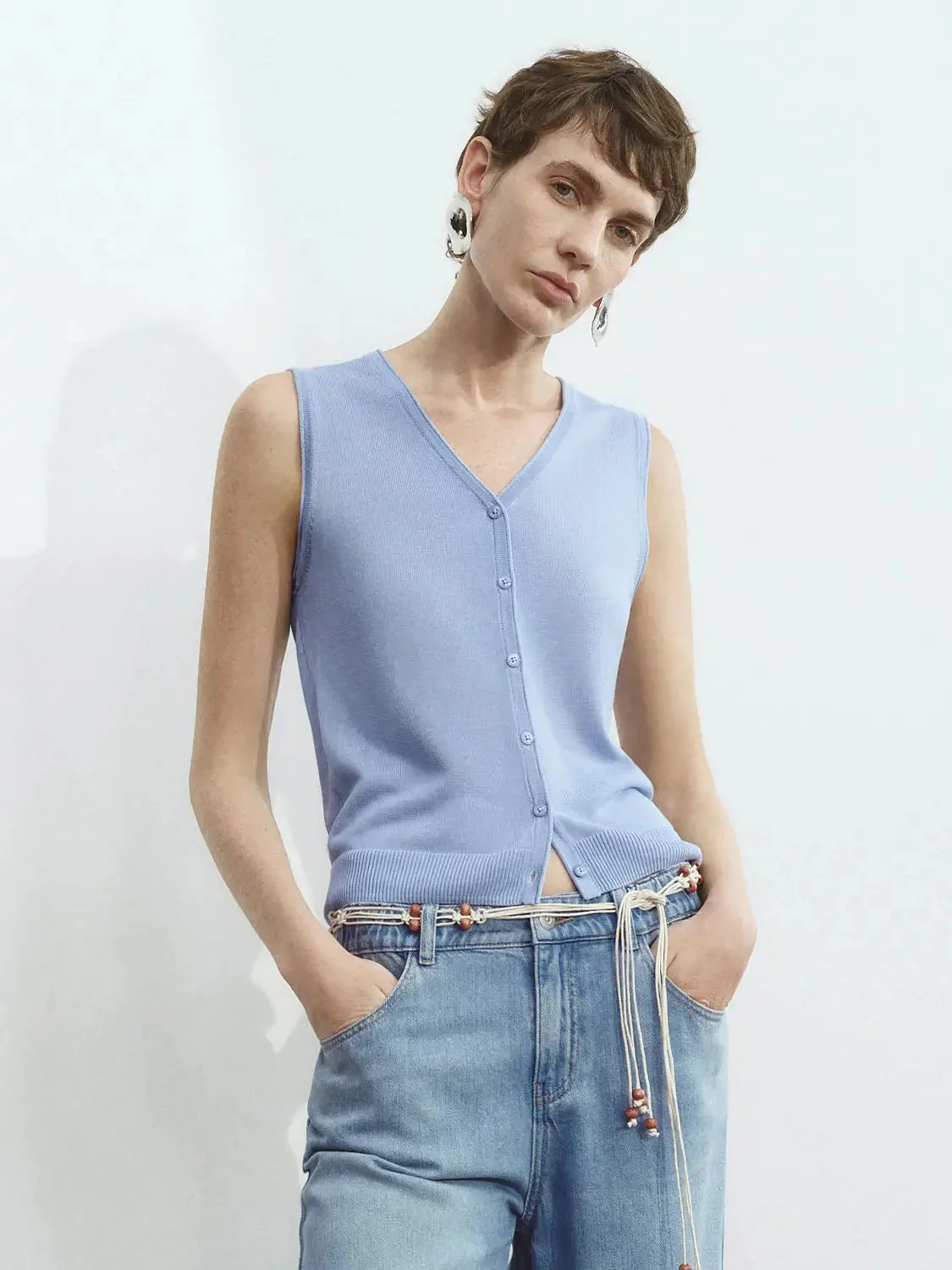 9136-sleeveless-knitted-cardigans-22.webp Sleeveless Knitted Cardigans