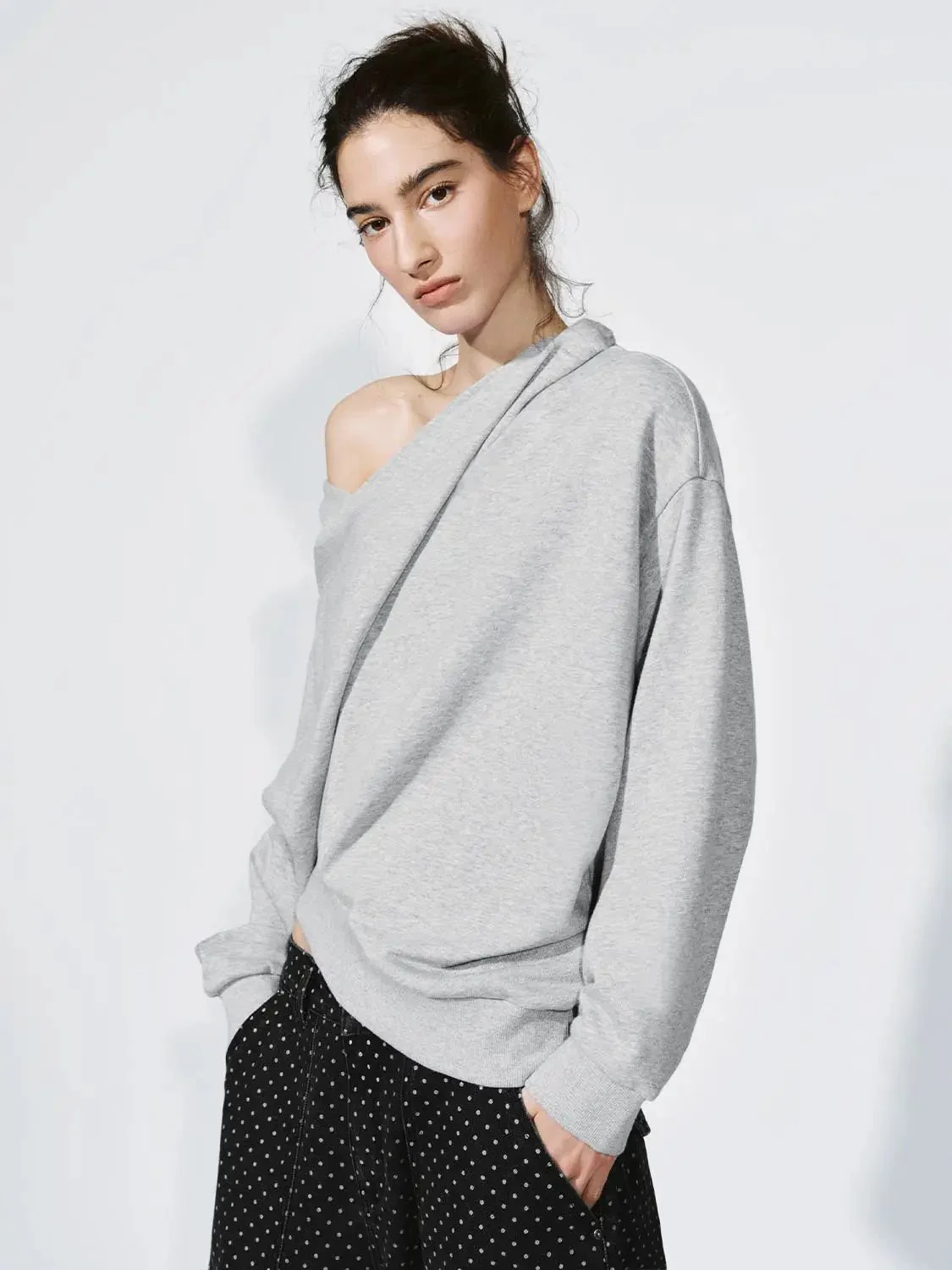 9156-cotton-one-shoulder-asymmetric-strappy-sweatshirt-1.webp Cotton One Shoulder Asymmetric Strappy Sweatshirt