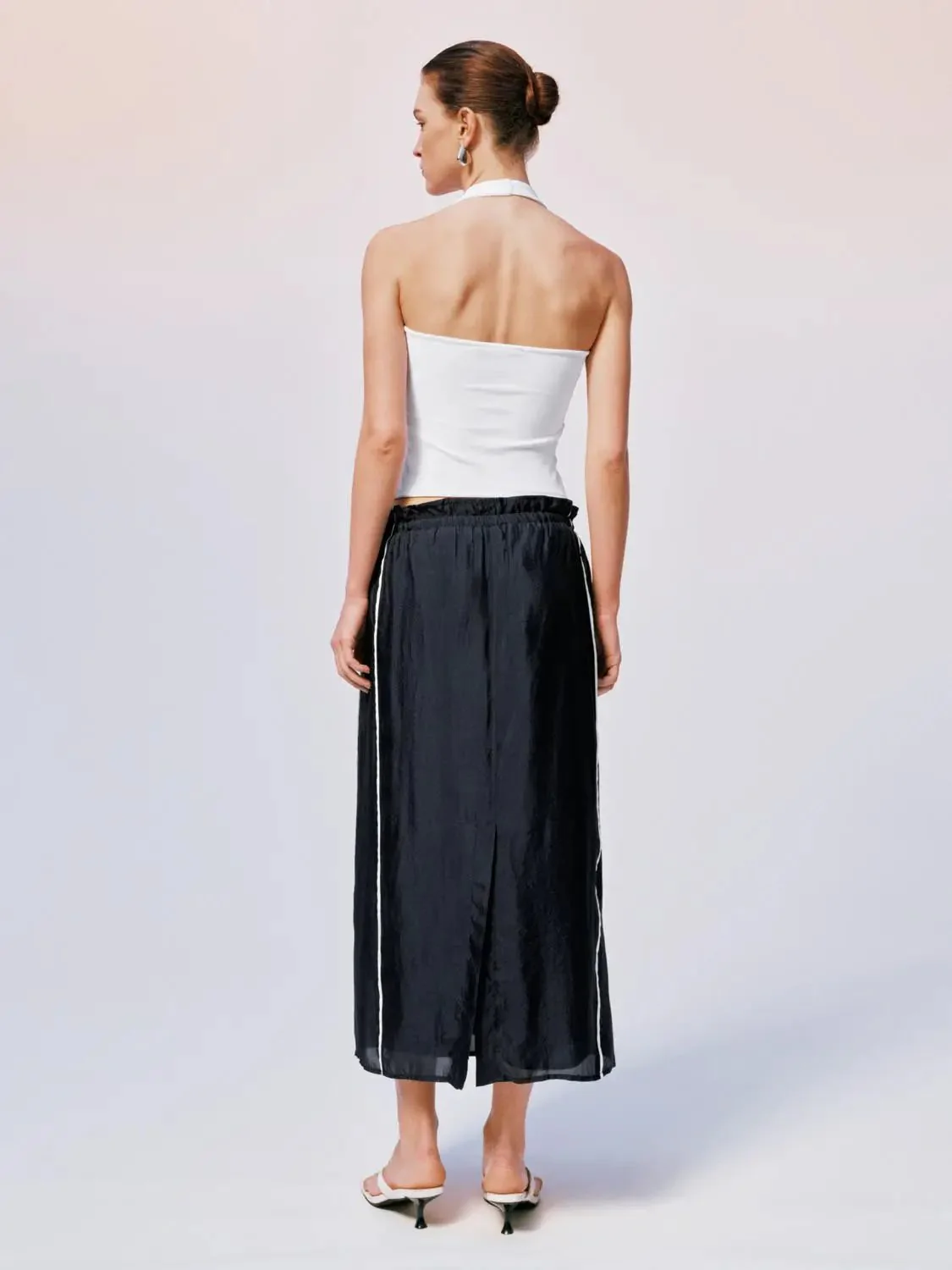 917-black-halter-neck-tops-in-viscose-cotton-elastane-blend-tops-14.webp Black Halter Neck Tops In Viscose Cotton Elastane Blend Tops