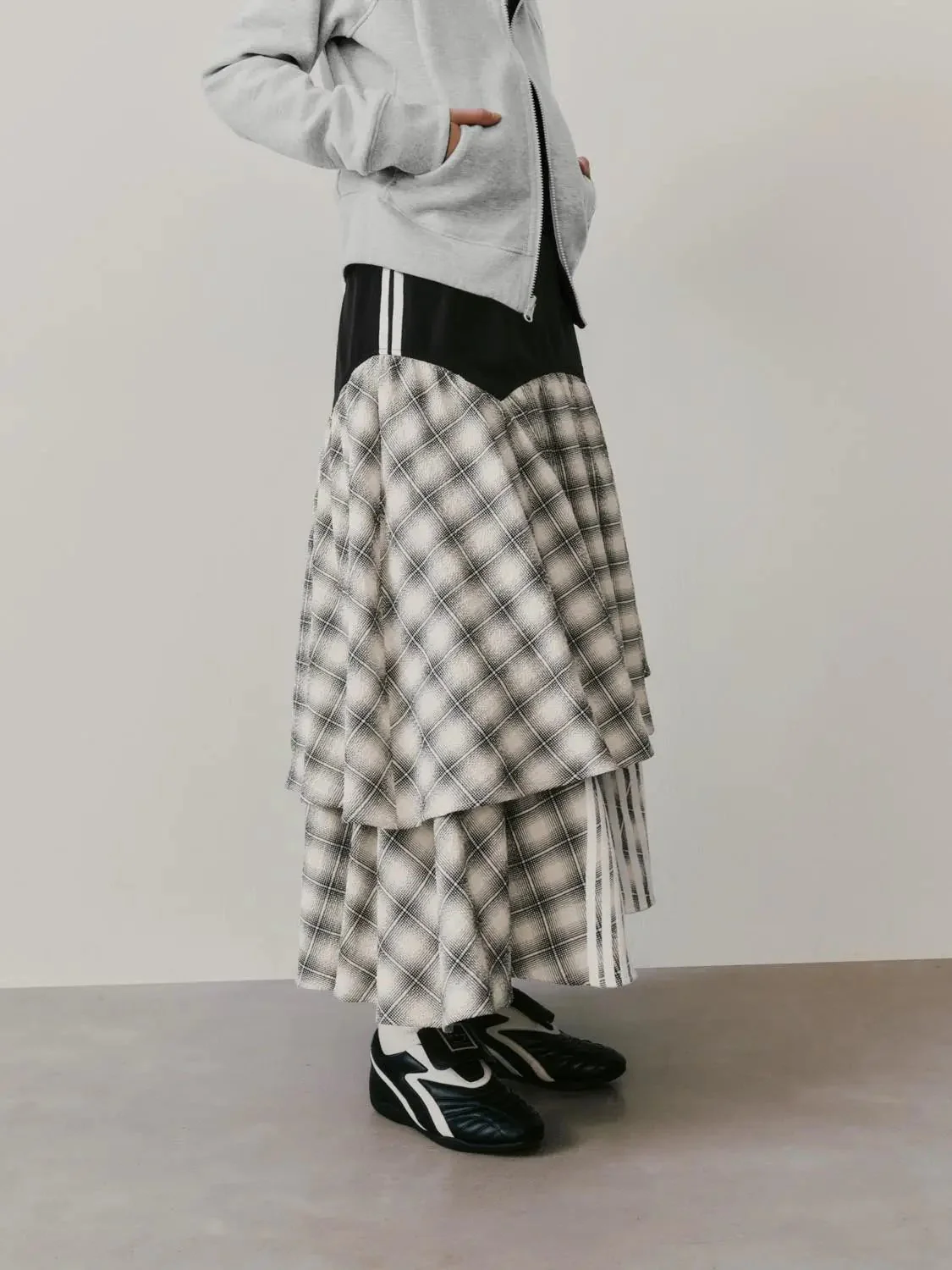 9176-plaid-chic-layered-tiered-ruffle-design-cotton-blend-maxi-skirts-3.webp Plaid Chic Layered Tiered Ruffle Design Cotton Blend Maxi Skirts
