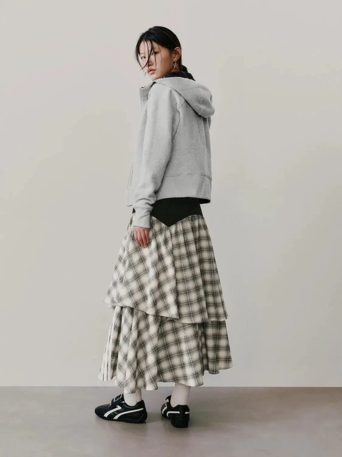 9176-plaid-chic-layered-tiered-ruffle-design-cotton-blend-maxi-skirts-4.webp Plaid Chic Layered Tiered Ruffle Design Cotton Blend Maxi Skirts