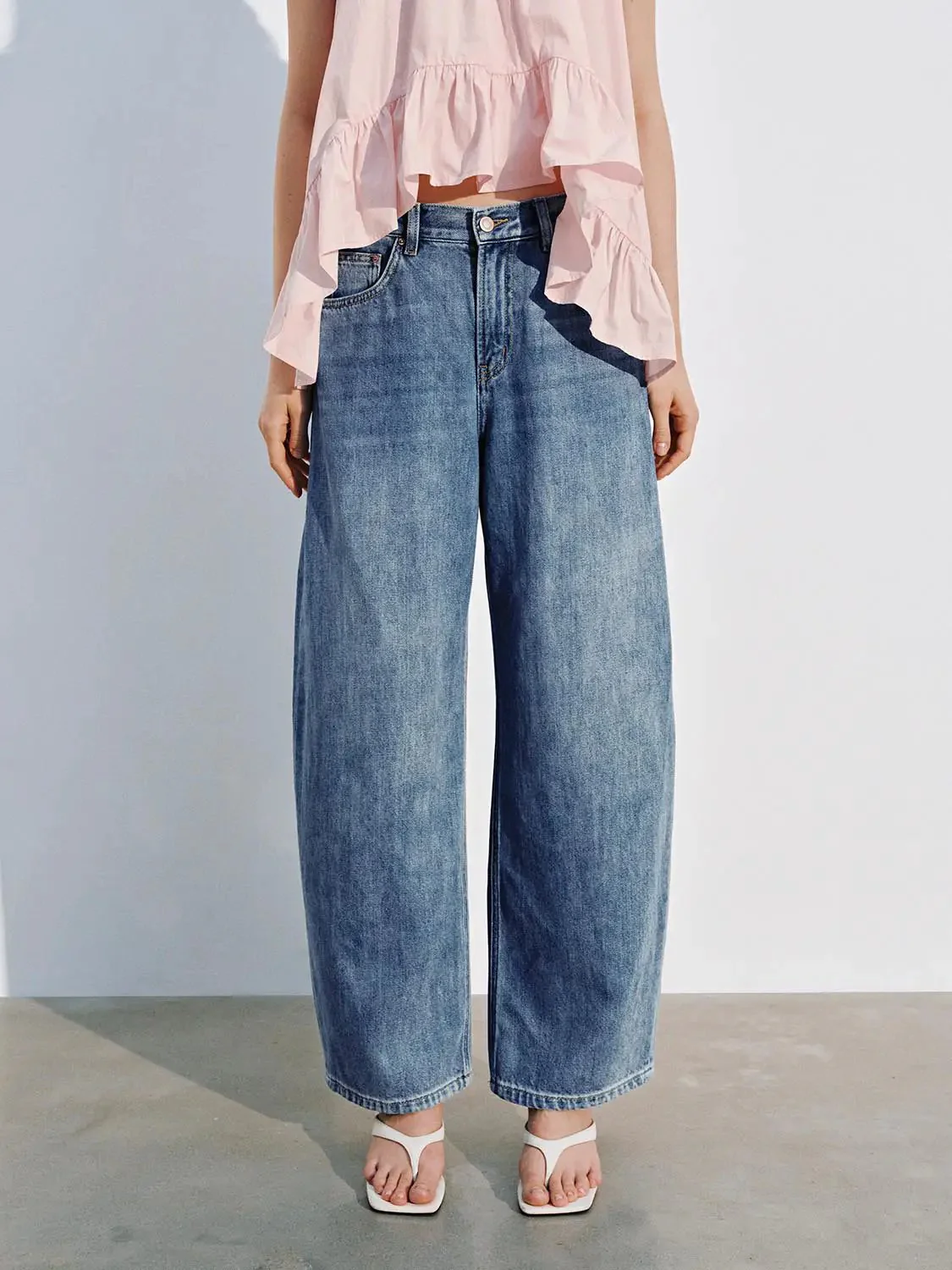 9219-barrel-leg-jeans-with-slight-stretch-for-everyday-comfort-9.webp Barrel Leg Jeans With Slight Stretch For Everyday Comfort