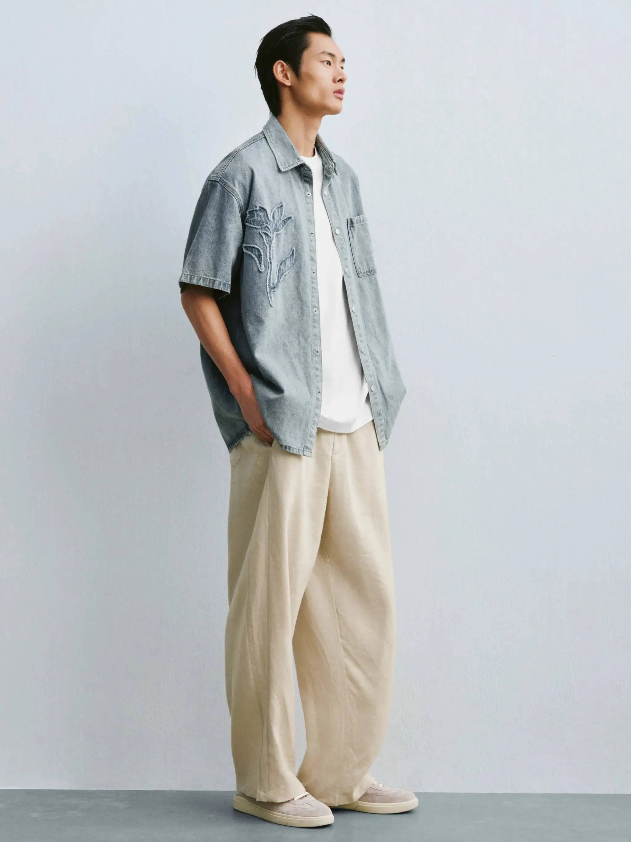 9300-patchwork-detail-short-sleeve-shirts-with-slight-stretch-and-medium-thickness-4.webp Patchwork Detail Short Sleeve Shirts With Slight Stretch And Medium Thickness