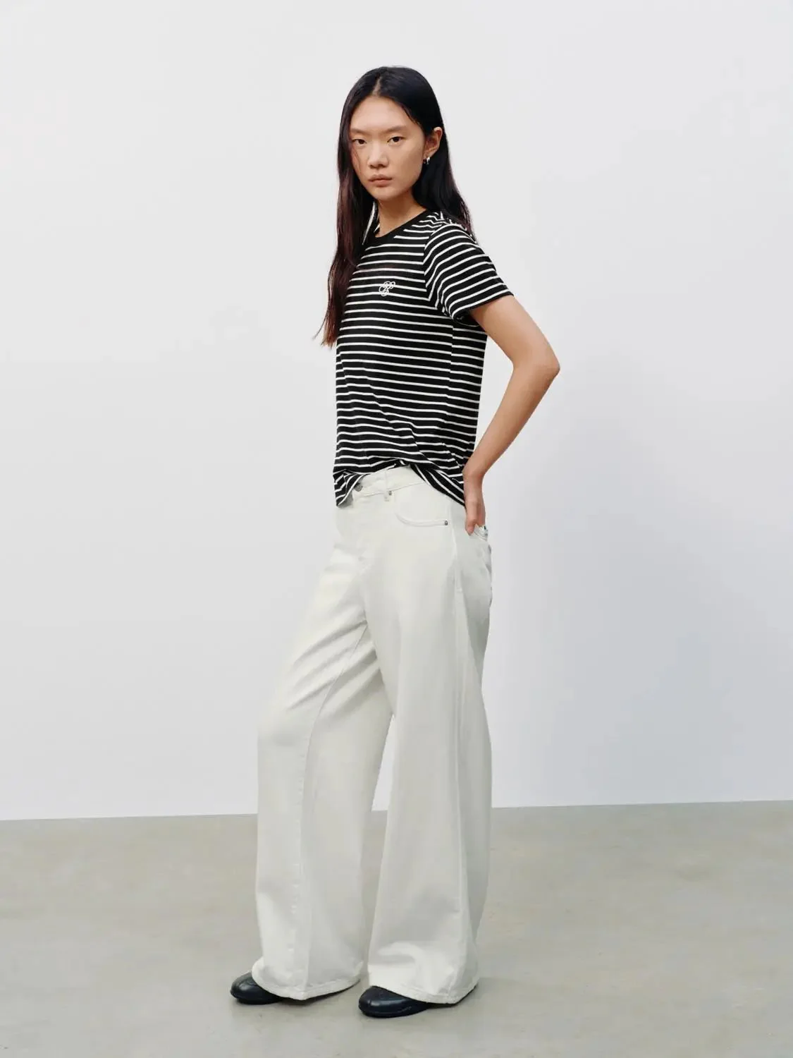 9418-striped-stretch-fabric-effortless-everyday-comfort-t-shirts-4.webp Striped Stretch Fabric Effortless Everyday Comfort T-Shirts