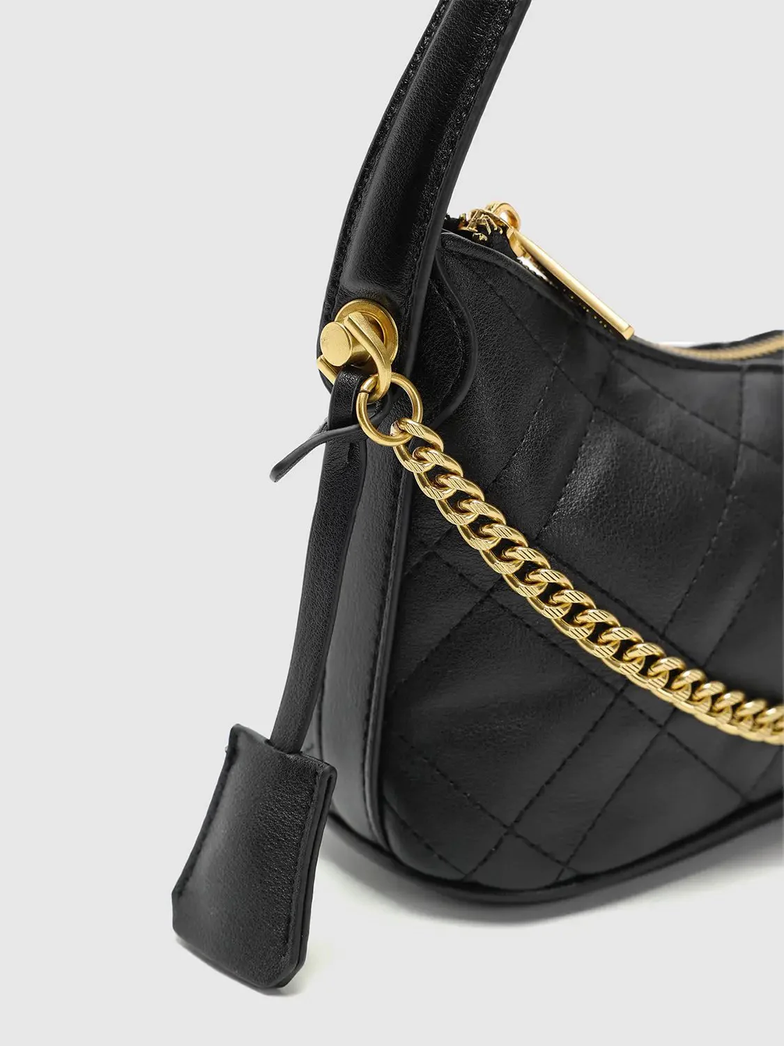 9442-quilted-faux-leather-chain-strap-chic-elegant-crossbody-handbags-4.webp Quilted Faux Leather Chain Strap Chic Elegant Crossbody Handbags