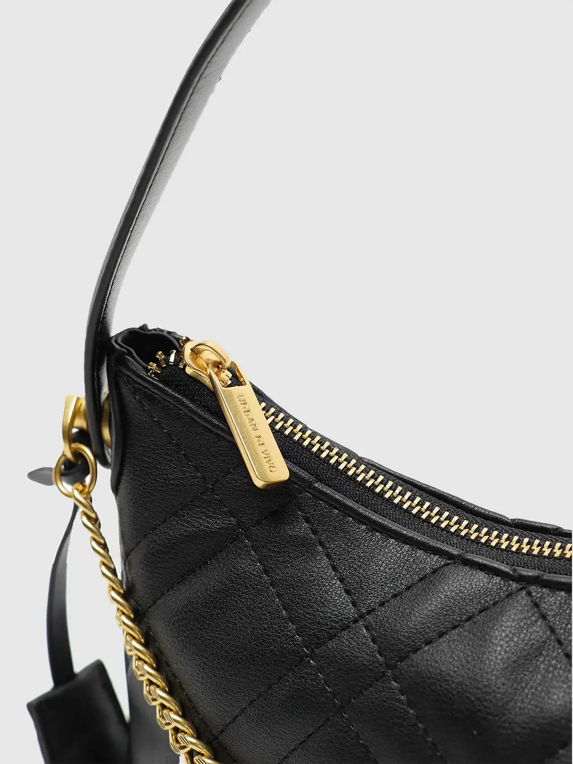 9600-quilted-faux-leather-chain-strap-chic-elegant-crossbody-handbags-5.webp Quilted Faux Leather Chain Strap Chic Elegant Crossbody Handbags