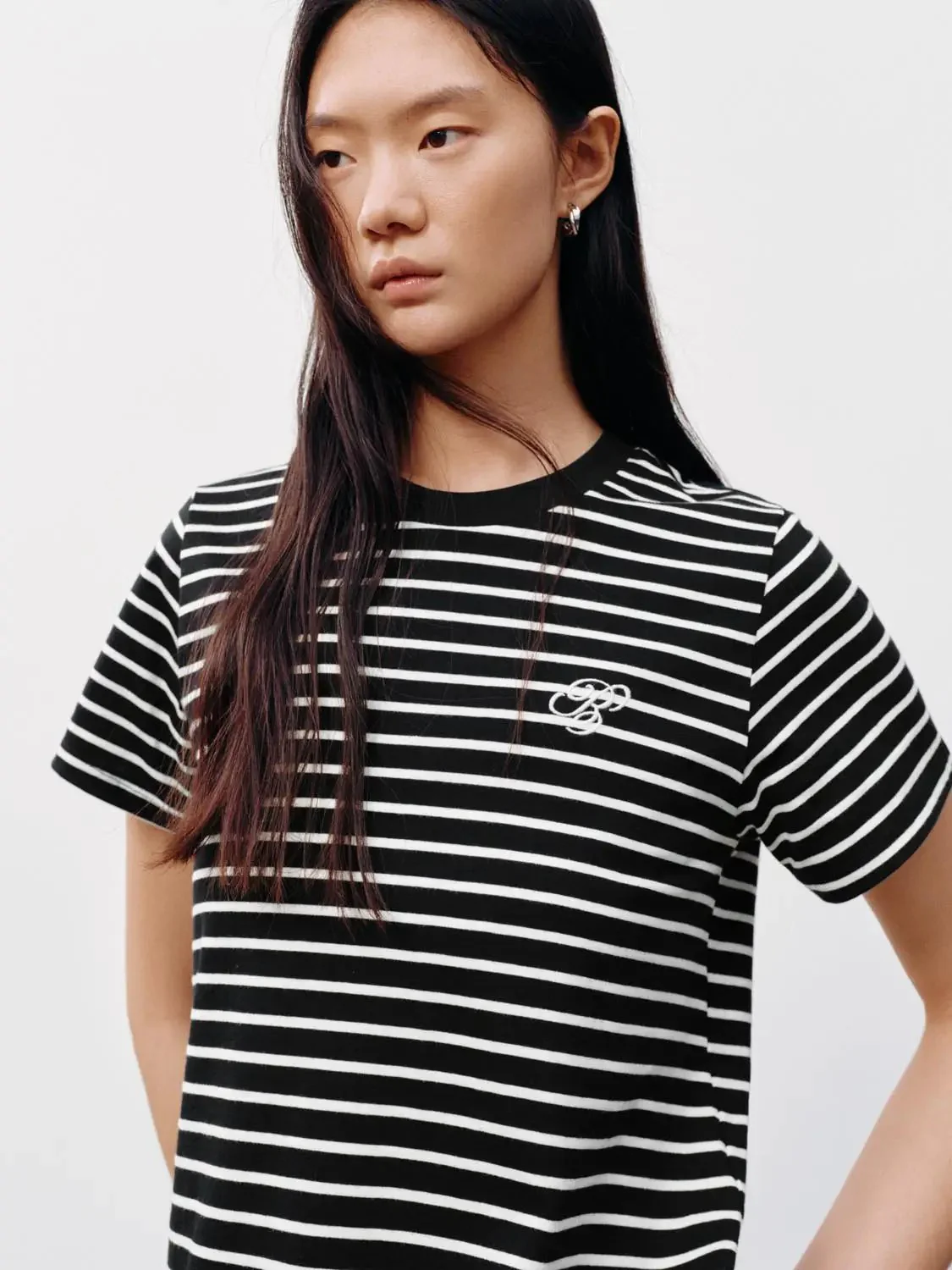 9614-striped-stretch-fabric-effortless-everyday-comfort-t-shirts-3.webp Striped Stretch Fabric Effortless Everyday Comfort T-Shirts