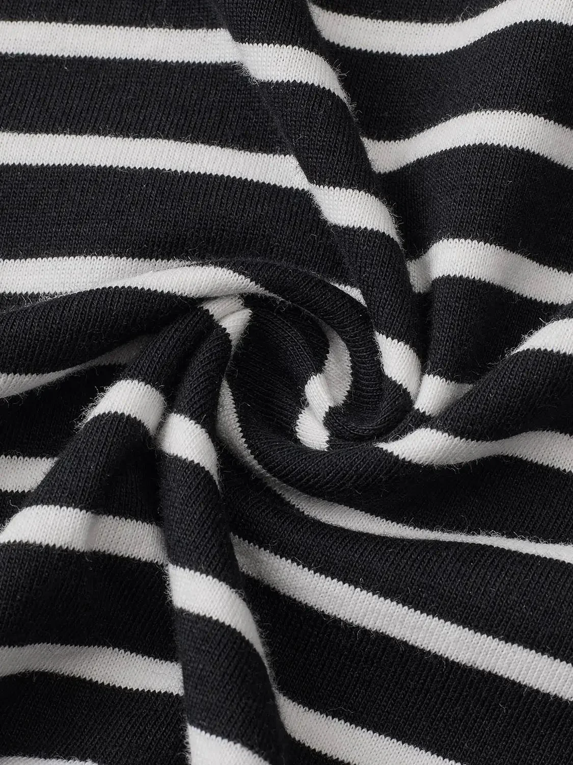 9614-striped-stretch-fabric-effortless-everyday-comfort-t-shirts-8.webp Striped Stretch Fabric Effortless Everyday Comfort T-Shirts
