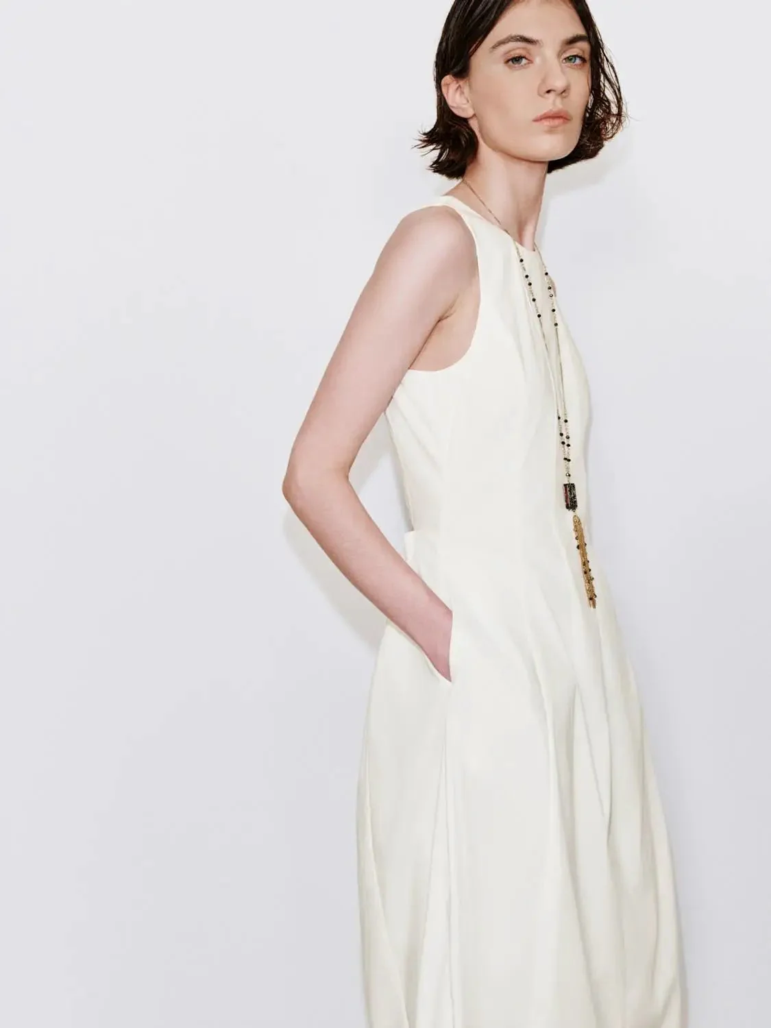 965-cotton-blend-sleeveless-seamed-balloon-midi-dresses-2.webp Cotton Blend Sleeveless Seamed Balloon Midi Dresses