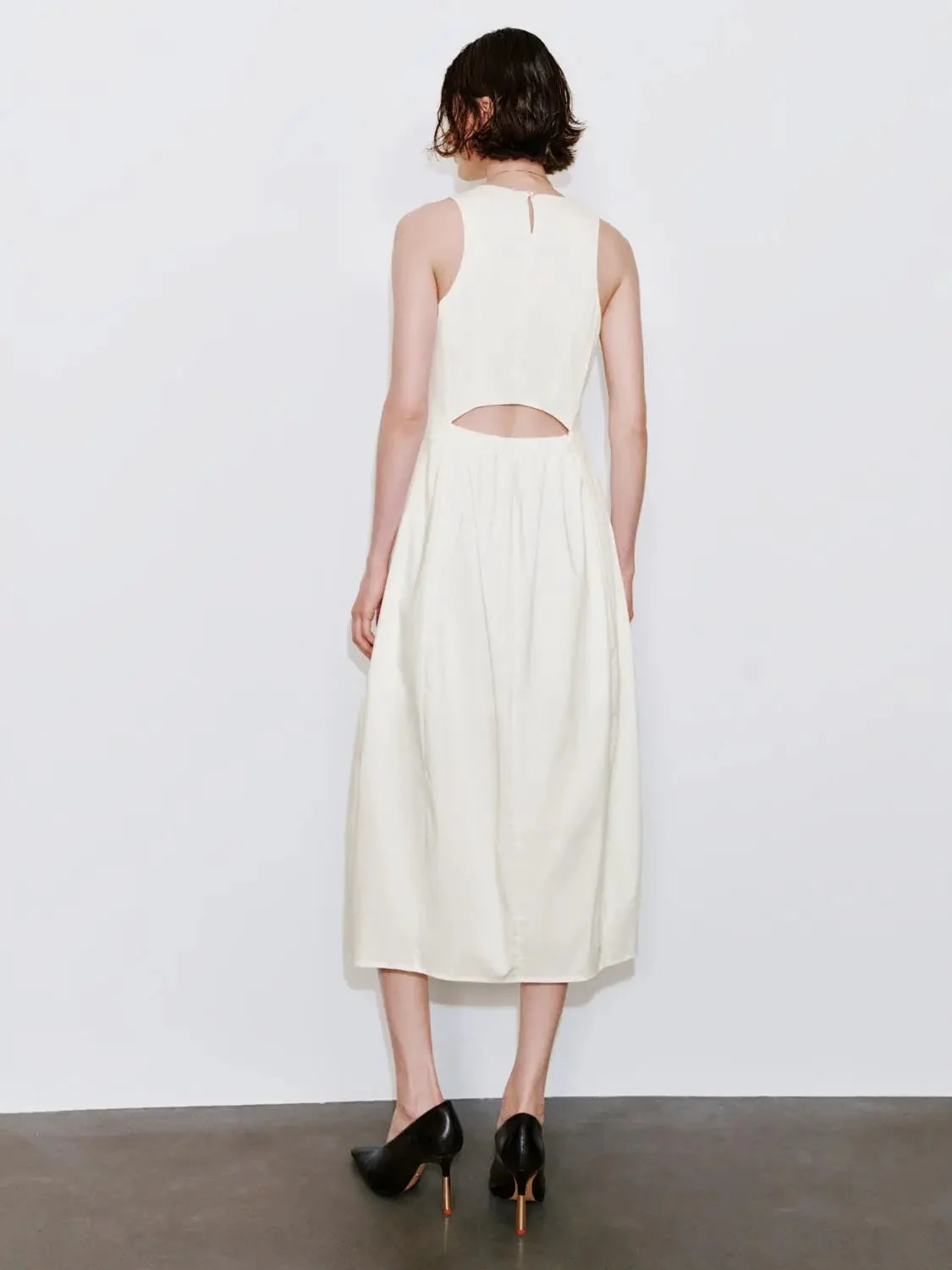 965-cotton-blend-sleeveless-seamed-balloon-midi-dresses-6.webp Cotton Blend Sleeveless Seamed Balloon Midi Dresses