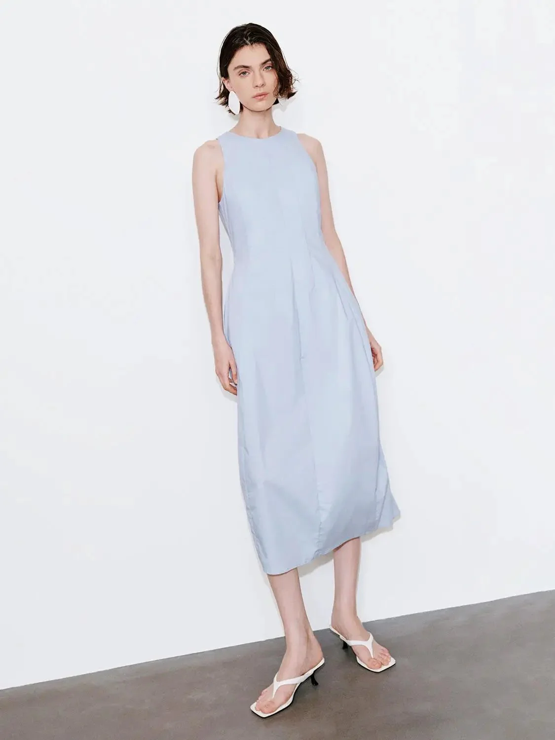 965-cotton-blend-sleeveless-seamed-balloon-midi-dresses-9.webp Cotton Blend Sleeveless Seamed Balloon Midi Dresses