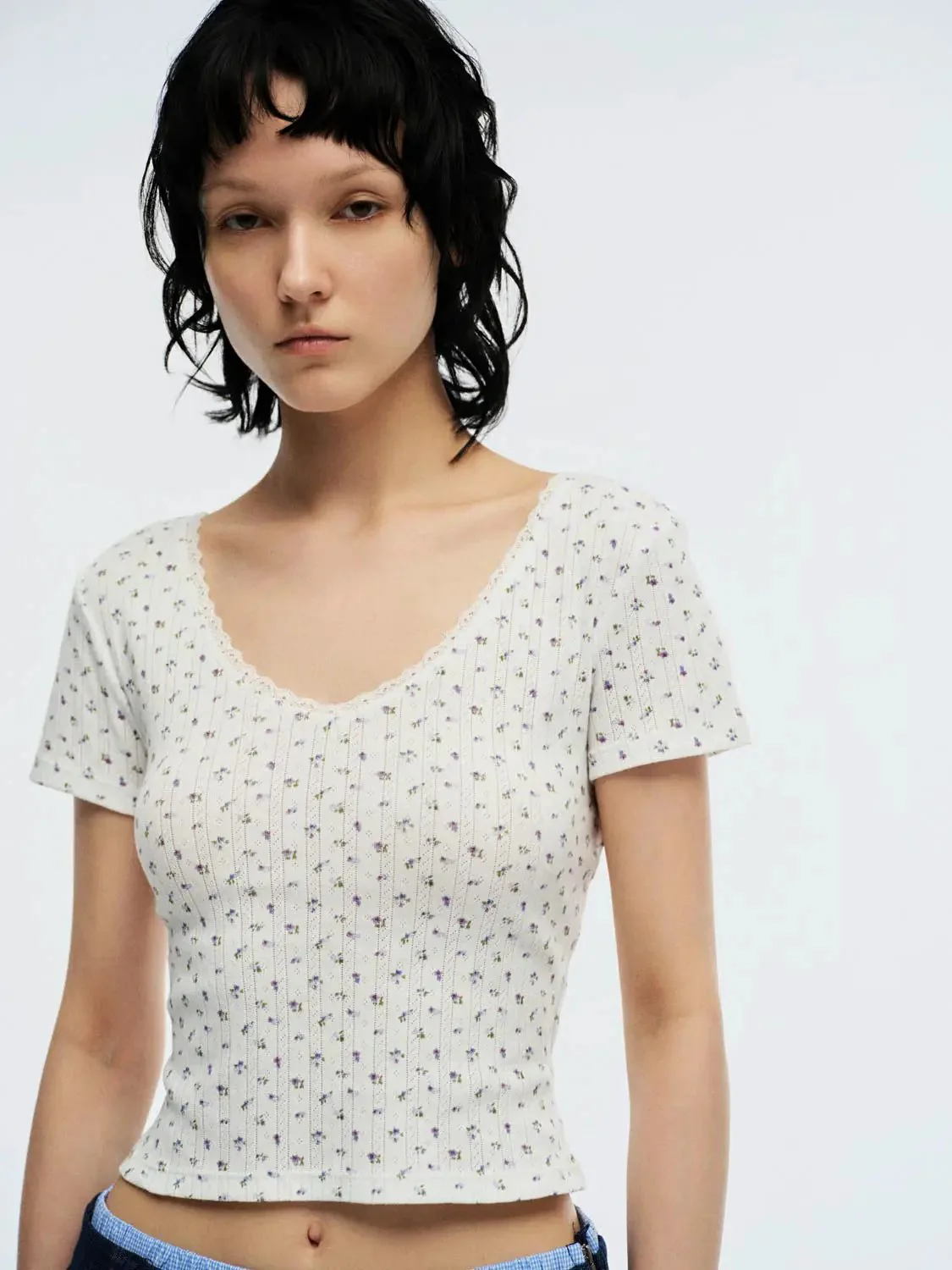 9662-floral-print-soft-breathable-cropped-t-shirts-2.webp Floral Print Soft Breathable Cropped T-Shirts
