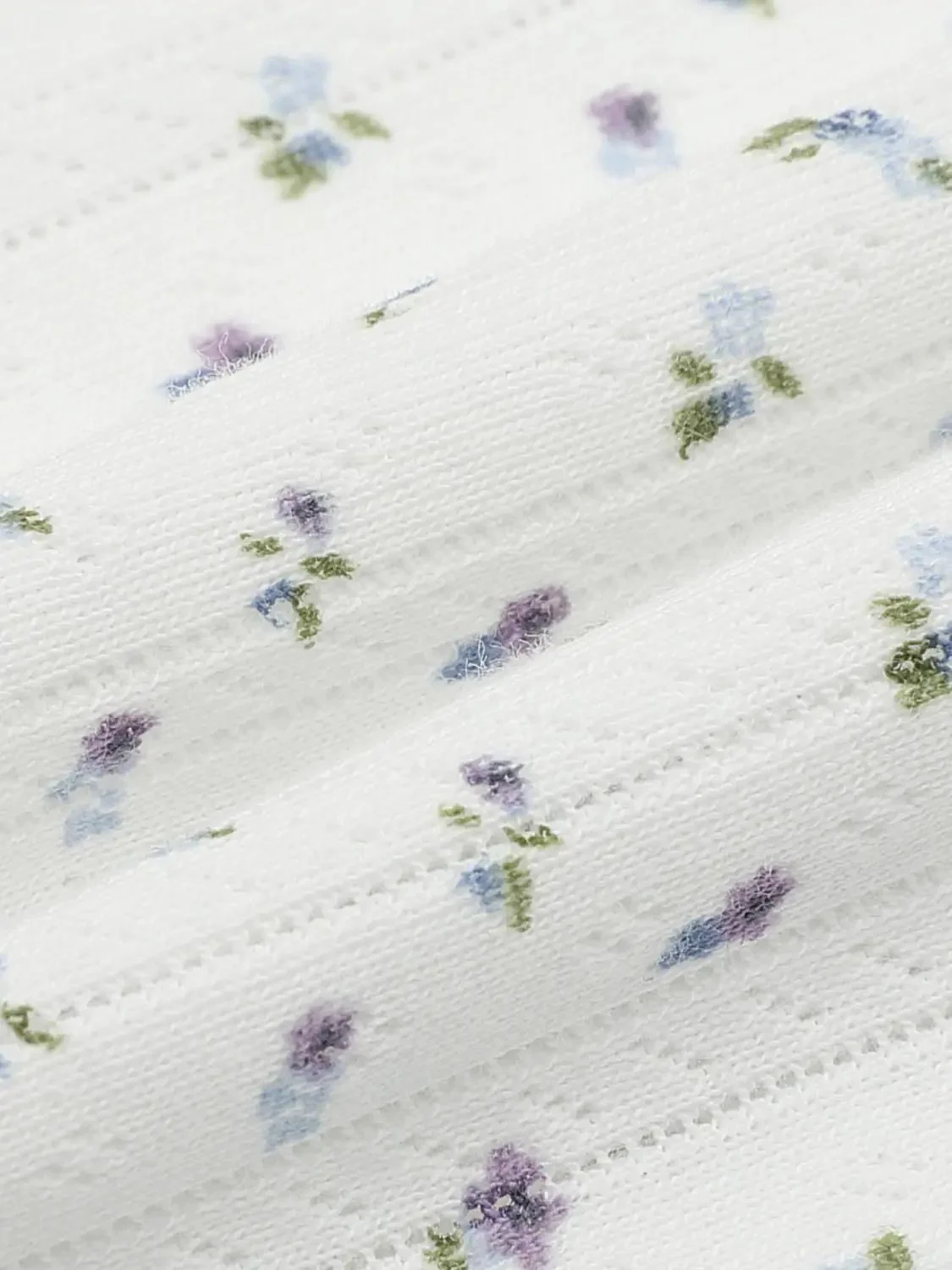 9662-floral-print-soft-breathable-cropped-t-shirts-8.webp Floral Print Soft Breathable Cropped T-Shirts
