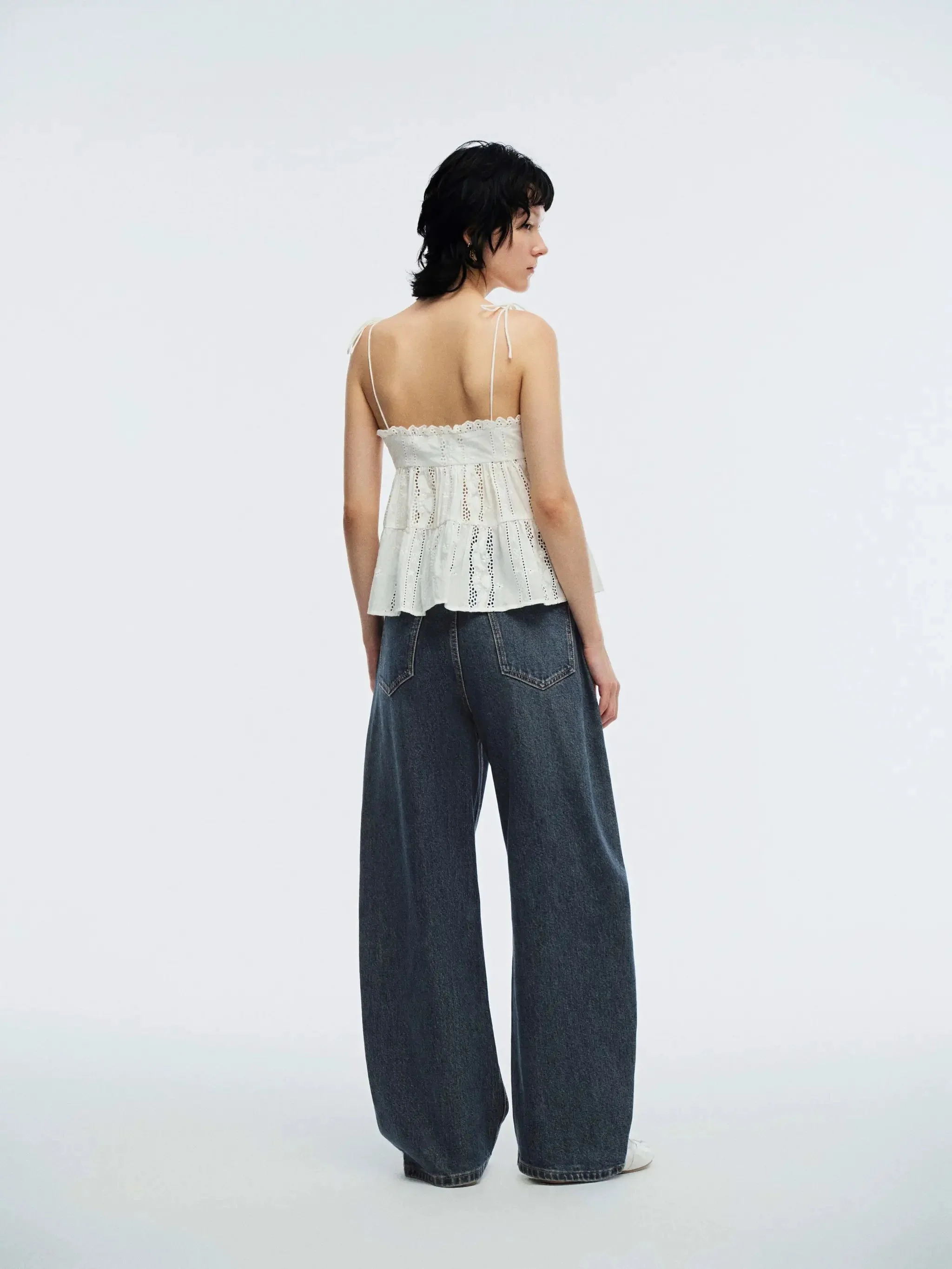 976-guipure-lace-tie-detail-strappy-cami-tops-for-summer-6.webp Guipure Lace Tie Detail Strappy Cami Tops For Summer