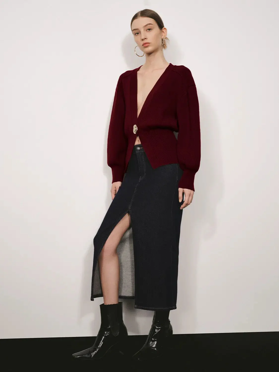 9792-elegant-striped-v-neck-knit-buttoned-cardigan-14.webp Elegant Striped V-Neck Knit Buttoned Cardigan