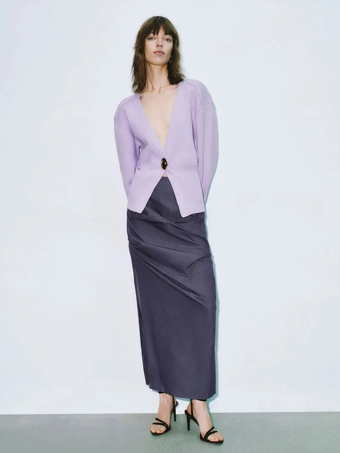 9792-elegant-striped-v-neck-knit-buttoned-cardigan-45.webp Elegant Striped V-Neck Knit Buttoned Cardigan
