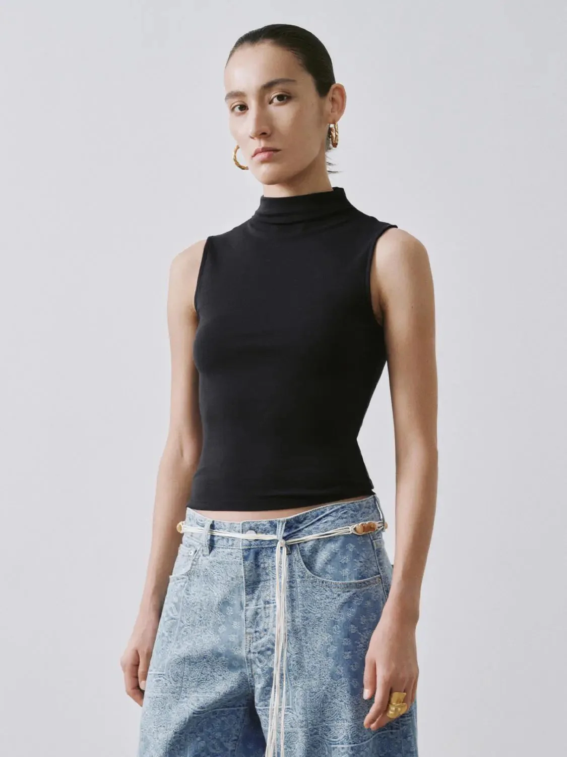 982-cotton-blend-mock-neck-skinny-fit-tank-tops-1.webp Cotton Blend Mock Neck Skinny Fit Tank Tops
