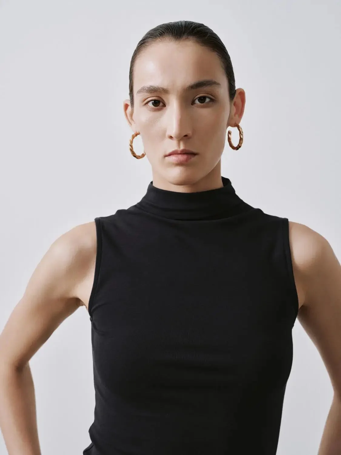 982-cotton-blend-mock-neck-skinny-fit-tank-tops-3.webp Cotton Blend Mock Neck Skinny Fit Tank Tops