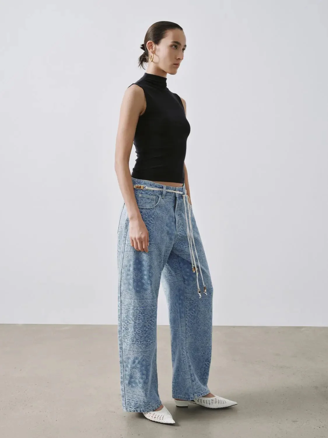 982-cotton-blend-mock-neck-skinny-fit-tank-tops-5.webp Cotton Blend Mock Neck Skinny Fit Tank Tops