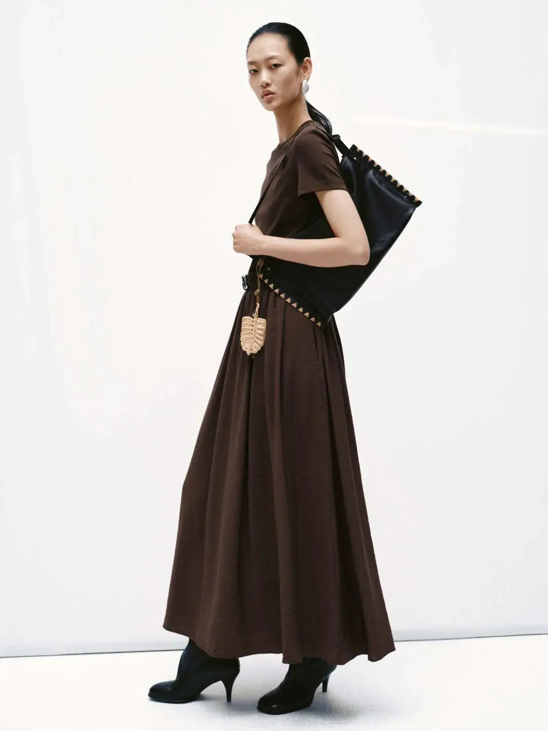 99-dark-brown-cotton-blend-belted-a-line-maxi-dresses-5.webp Dark Brown Cotton Blend Belted A-Line Maxi Dresses