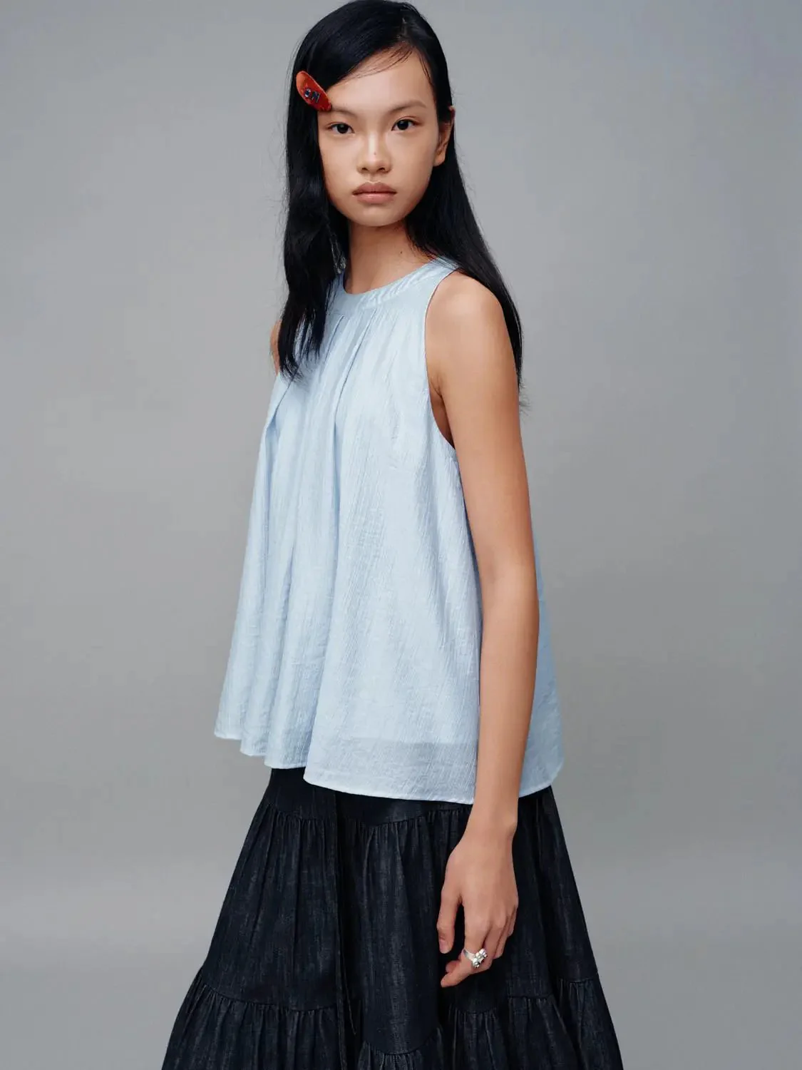 9933-crew-neck-sleeveless-overhead-shirts-2.webp Crew Neck Sleeveless Overhead Shirts