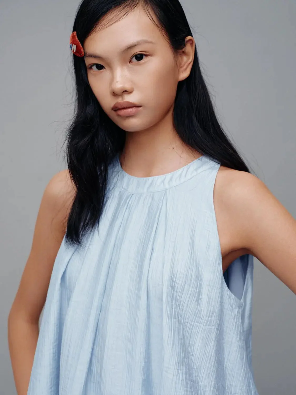 9933-crew-neck-sleeveless-overhead-shirts-3.webp Crew Neck Sleeveless Overhead Shirts
