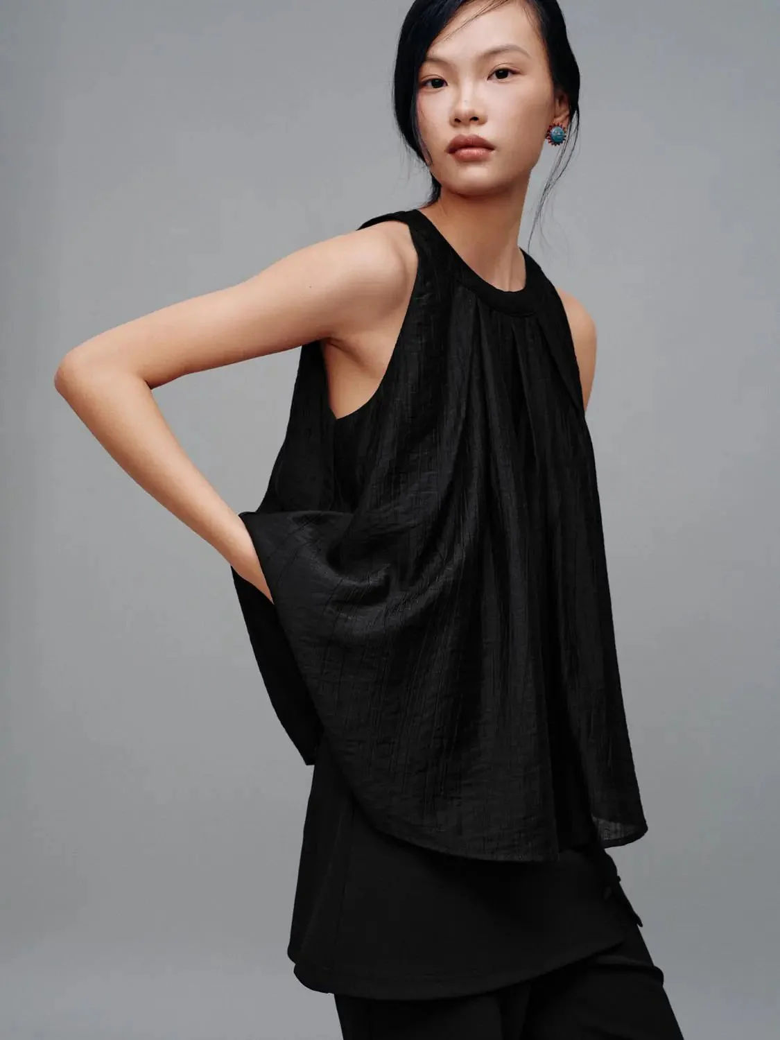 9933-crew-neck-sleeveless-overhead-shirts-9.webp Crew Neck Sleeveless Overhead Shirts