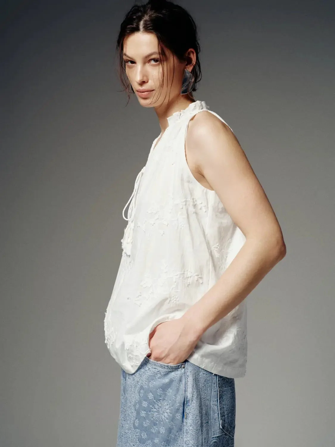 9973-floral-embroidered-tie-neck-sleeveless-overhead-shirt-2.webp Floral Embroidered Tie Neck Sleeveless Overhead Shirt