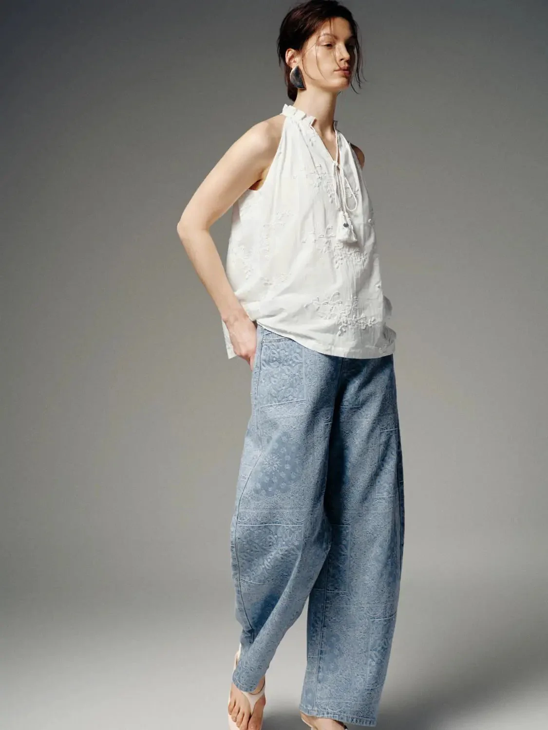 9973-floral-embroidered-tie-neck-sleeveless-overhead-shirt-4.webp Floral Embroidered Tie Neck Sleeveless Overhead Shirt