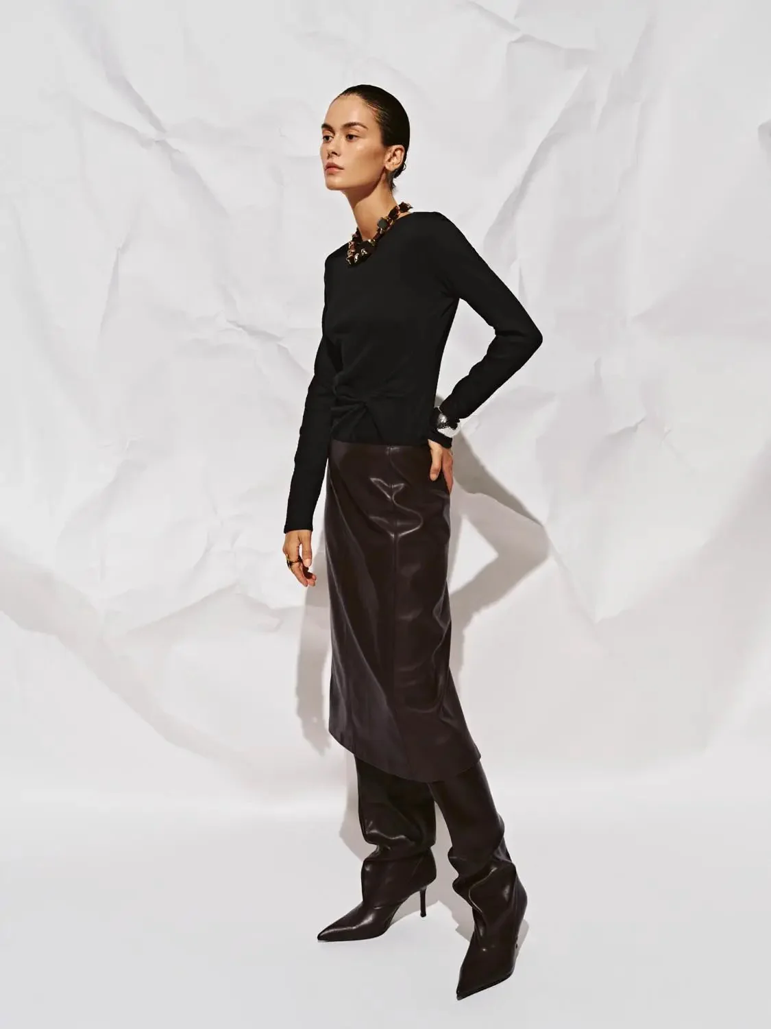9985-elegant-front-knot-long-sleeve-knit-t-shirt-20.webp Elegant Front Knot Long Sleeve Knit T-Shirt