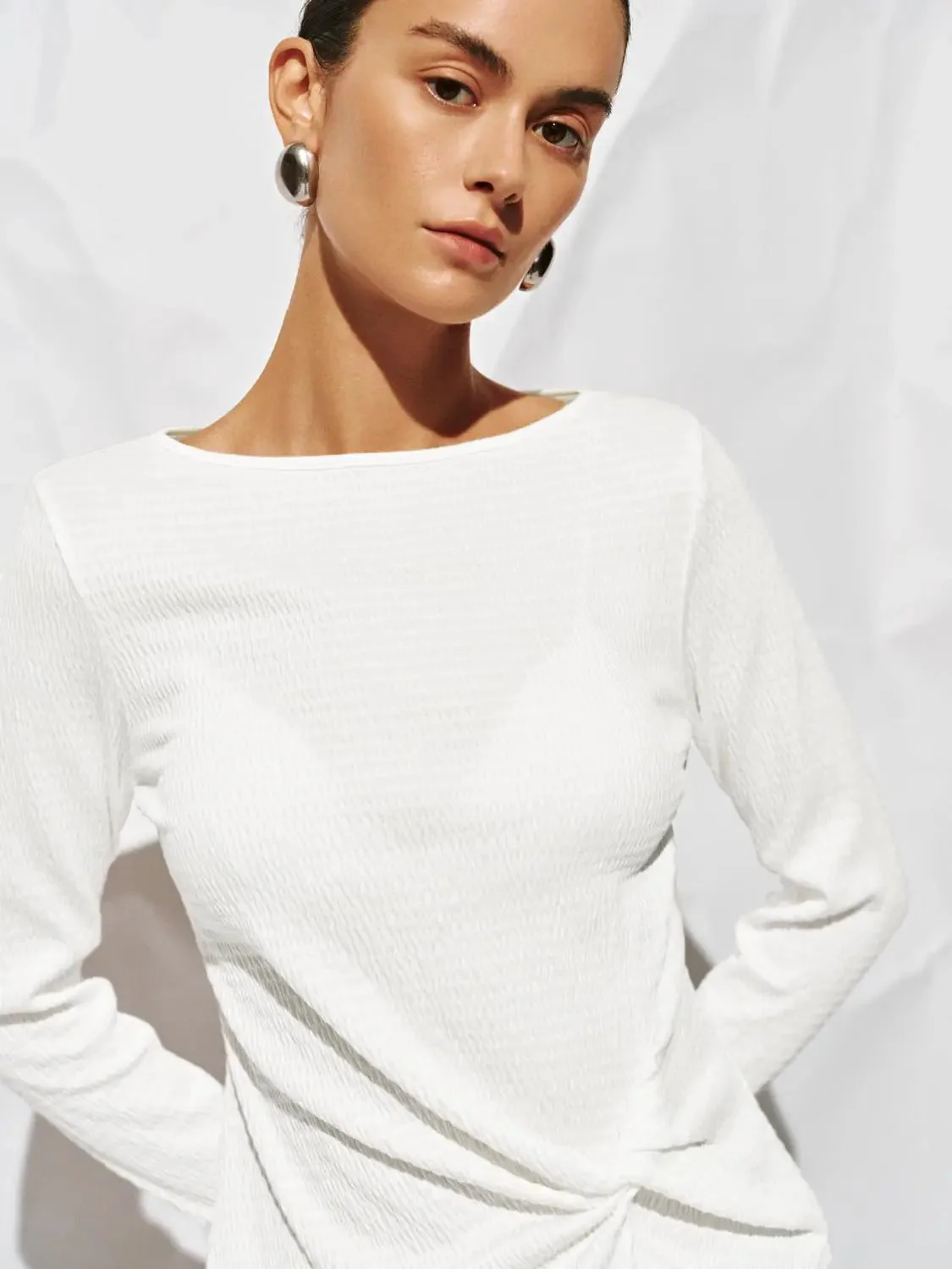9985-elegant-front-knot-long-sleeve-knit-t-shirt-3.webp Elegant Front Knot Long Sleeve Knit T-Shirt