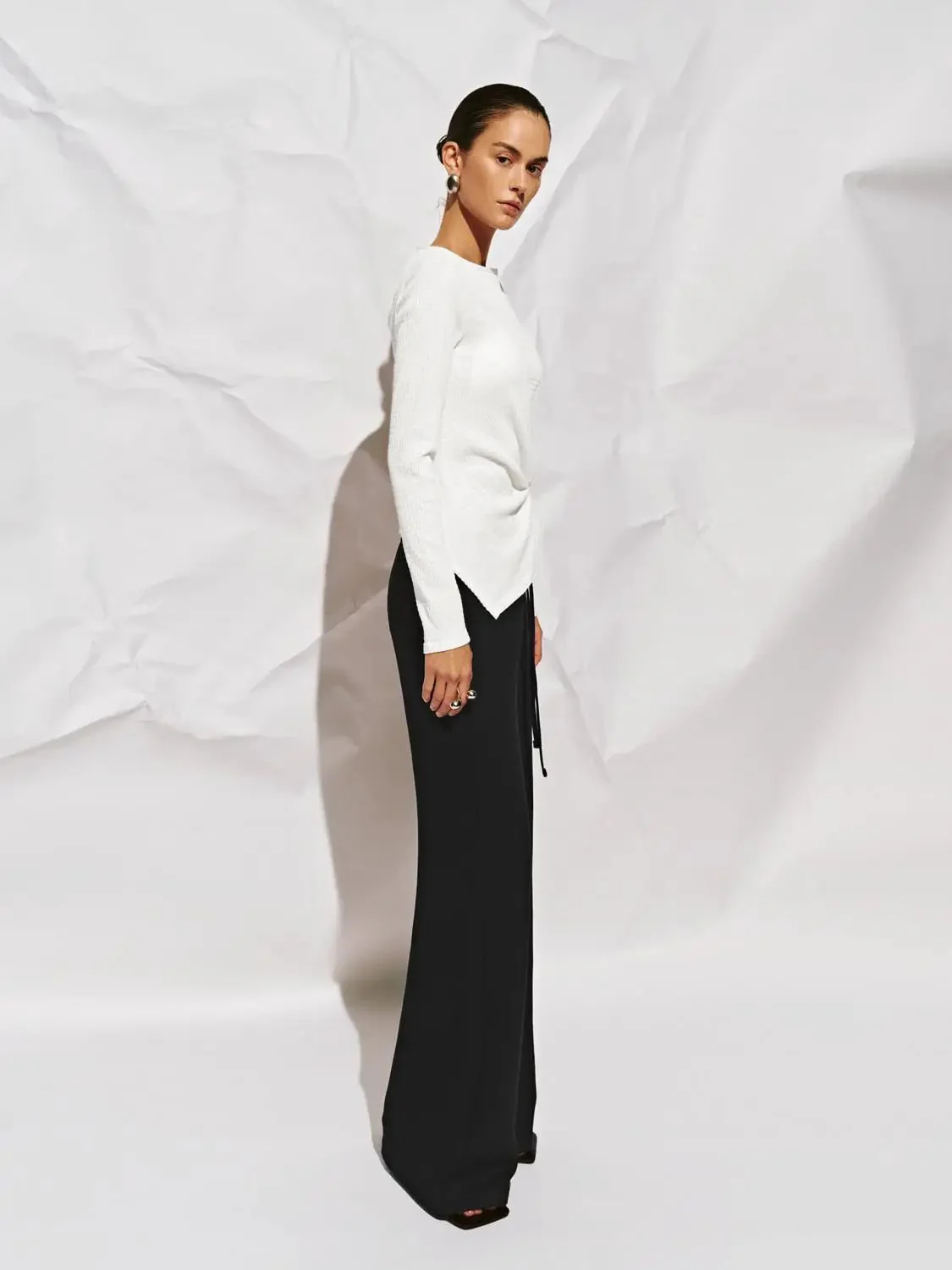 9985-elegant-front-knot-long-sleeve-knit-t-shirt-5.webp Elegant Front Knot Long Sleeve Knit T-Shirt